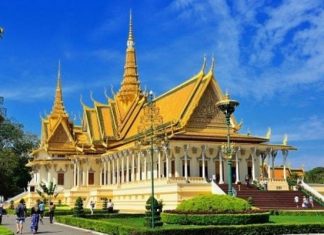 Tham quan cung điện Hoàng gia Campuchia - kiệt tác kiến trúc lộng lẫy